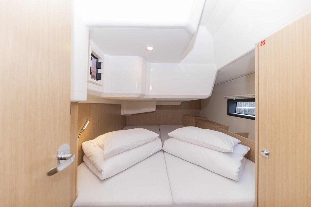 Bavaria C42, picture 30