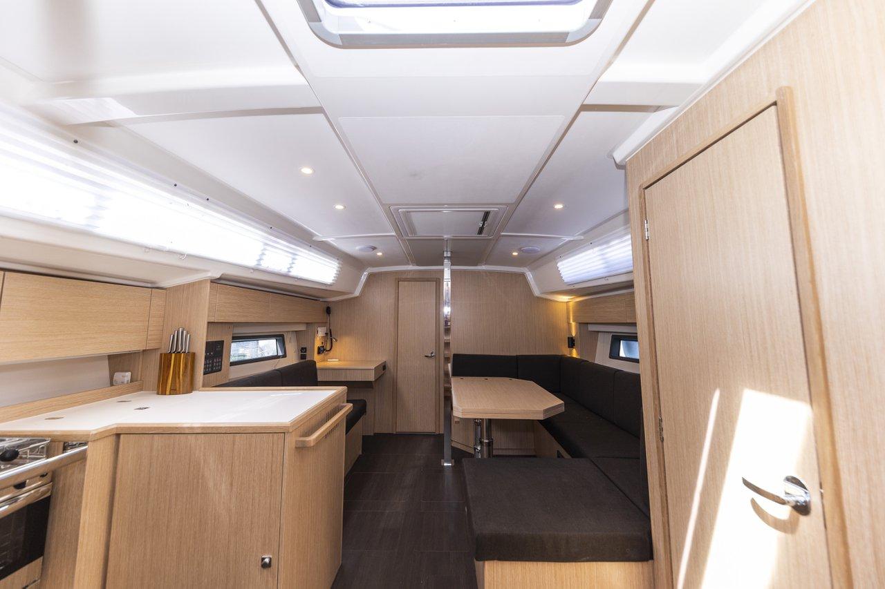 Bavaria C42, picture 13