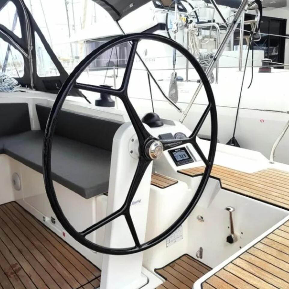 Bavaria C42, picture 7
