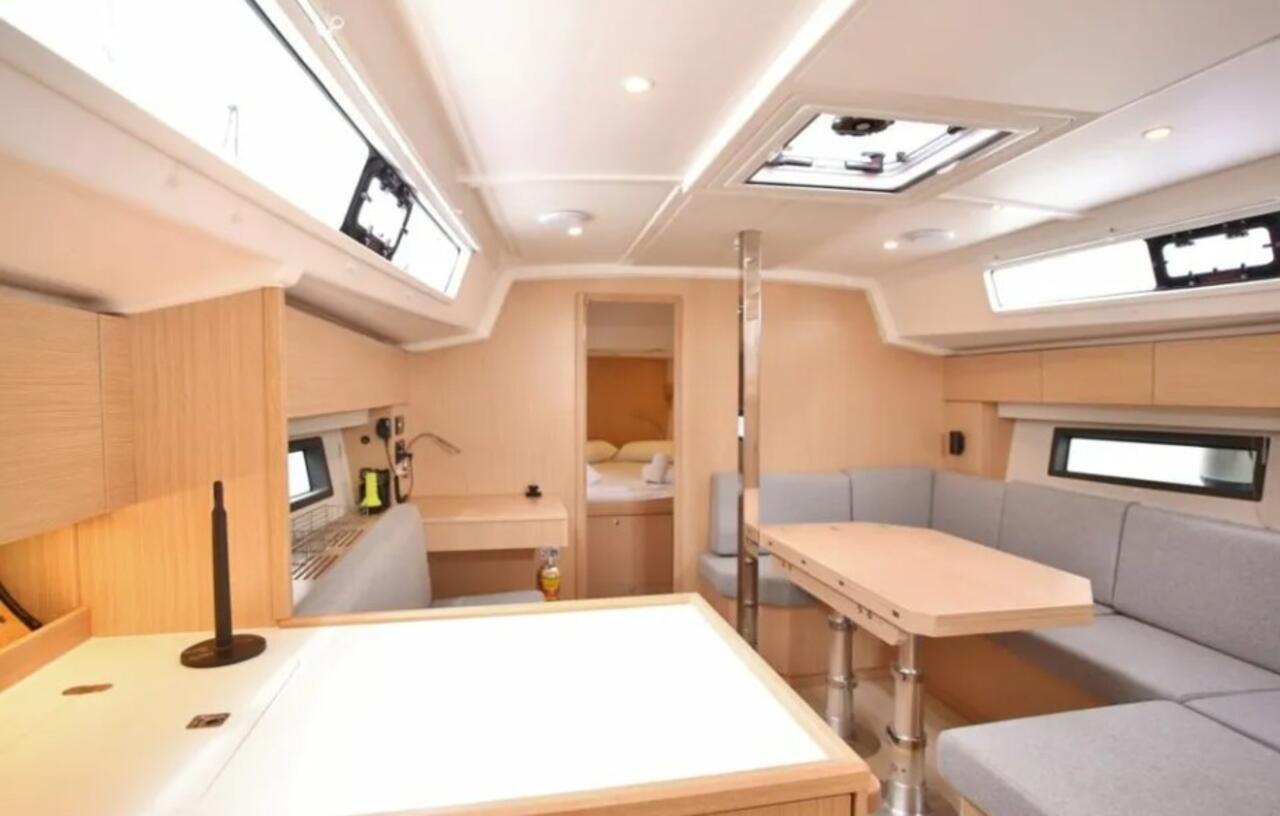 Bavaria C42, picture 8