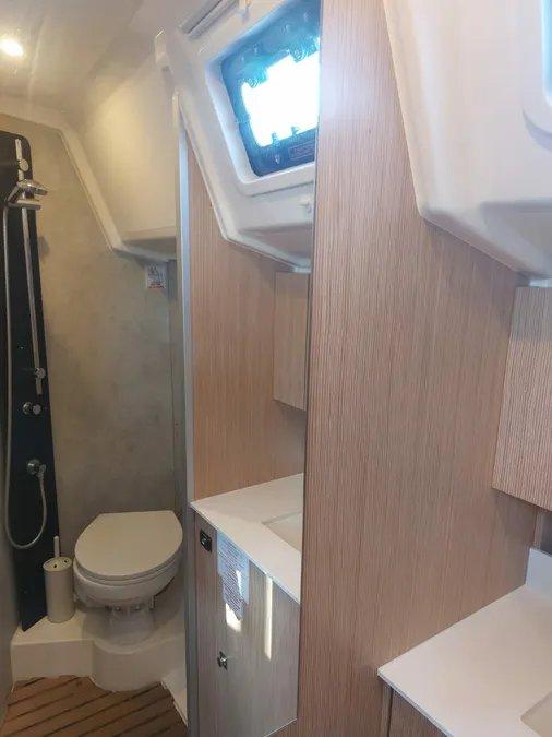 Bavaria C42, picture 19