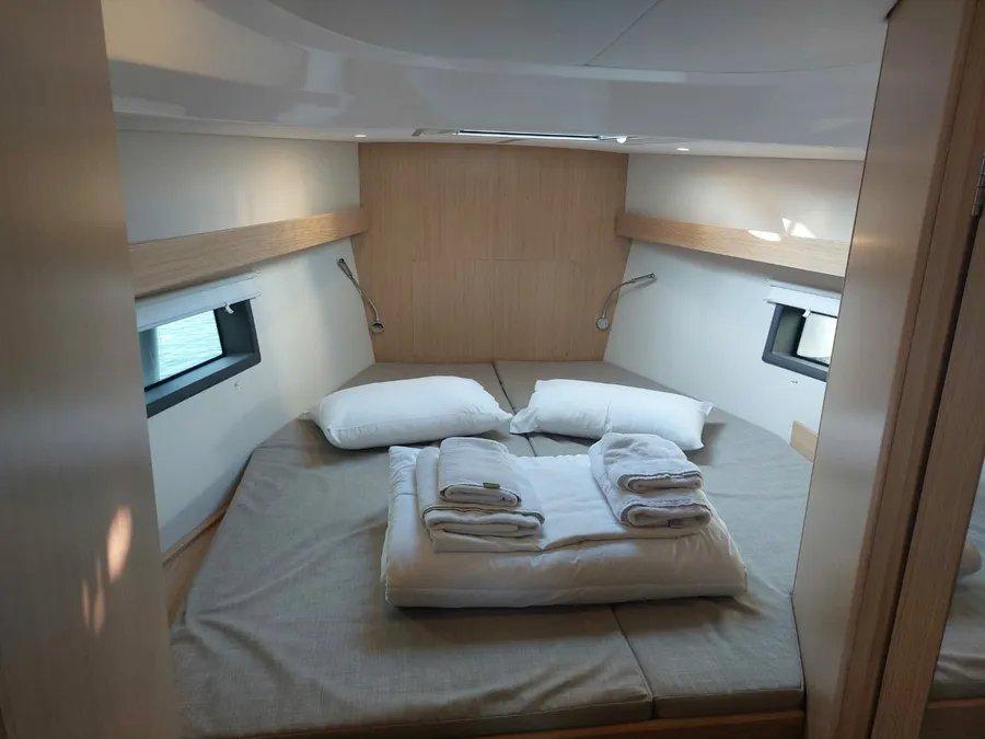 Bavaria C42, picture 16