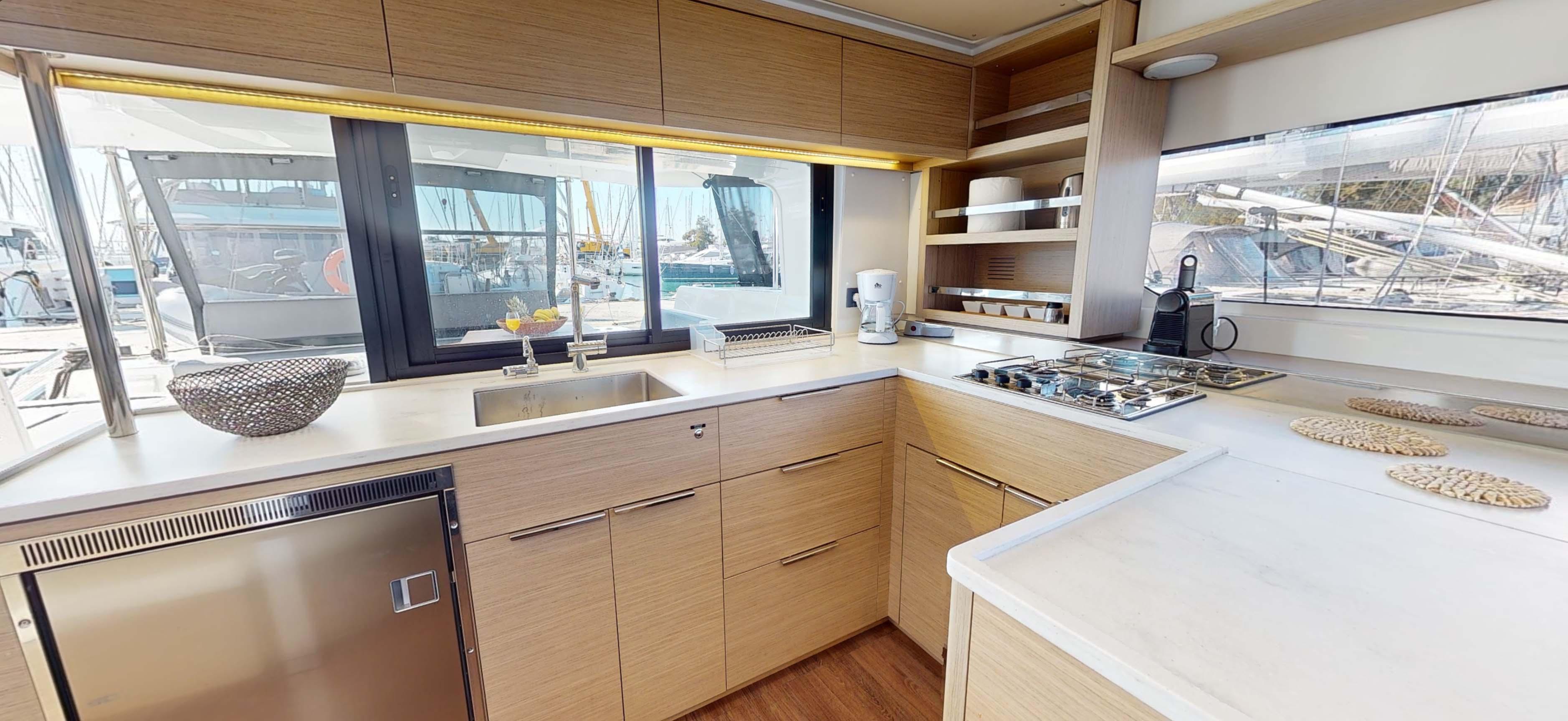 Lagoon 46 Fly, picture 7