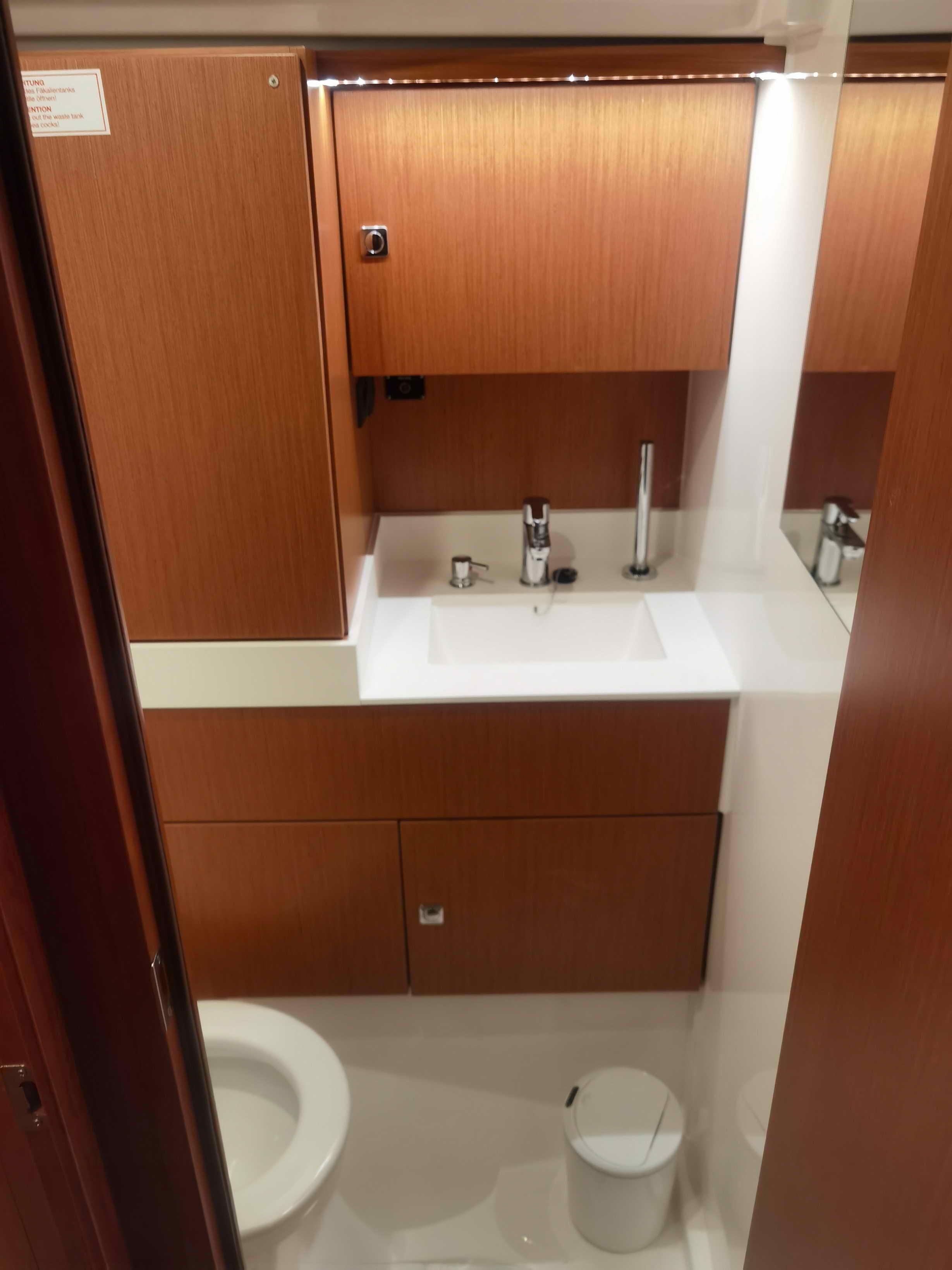 Bavaria C45 Holiday, picture 13