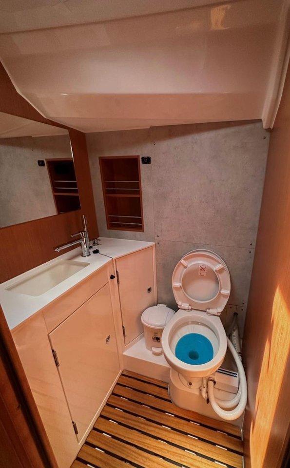 Bavaria C42, picture 10