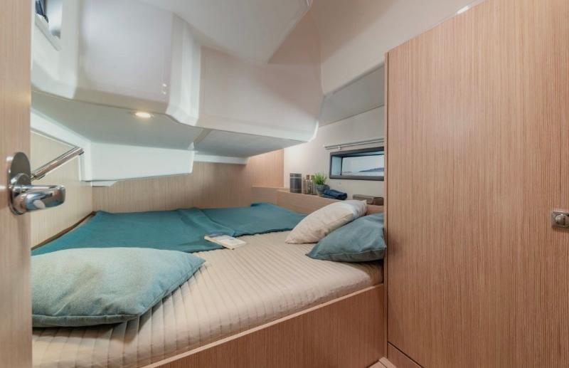 Bavaria C42, picture 8