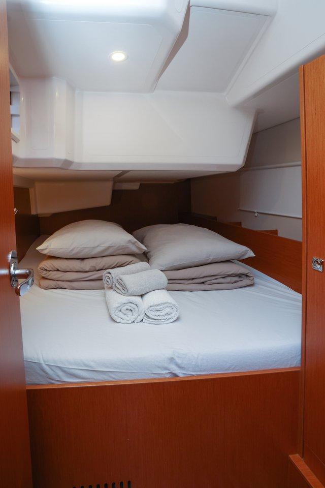 Bavaria C38, picture 9