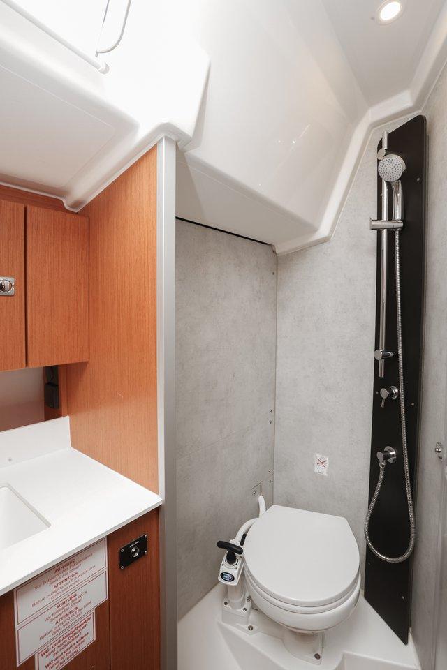 Bavaria C38, picture 10