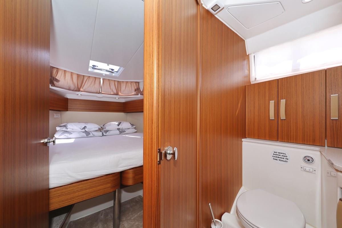 Greenline 33, picture 20