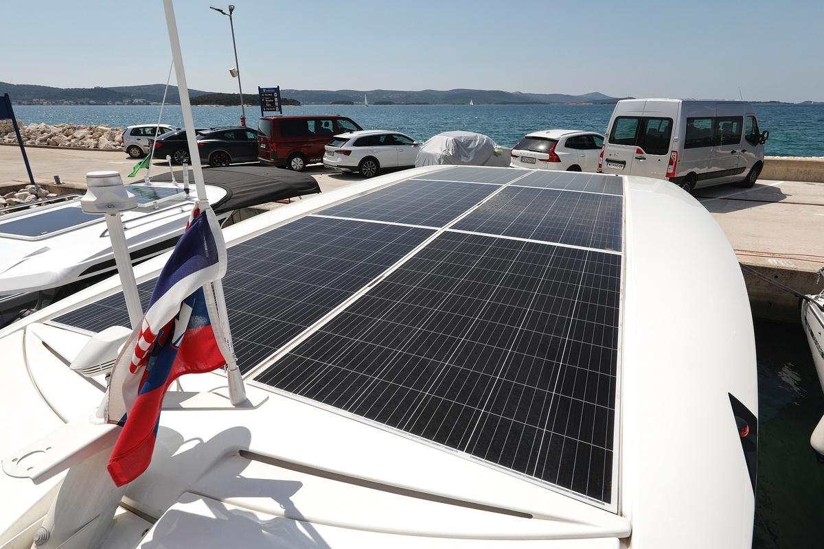 Greenline 33, picture 8