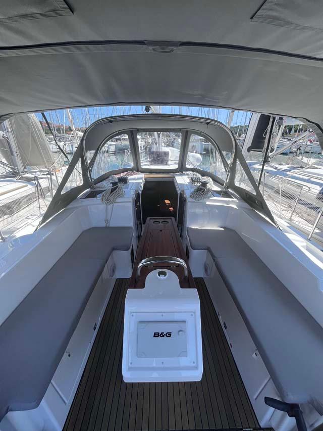 Bavaria C38, picture 6