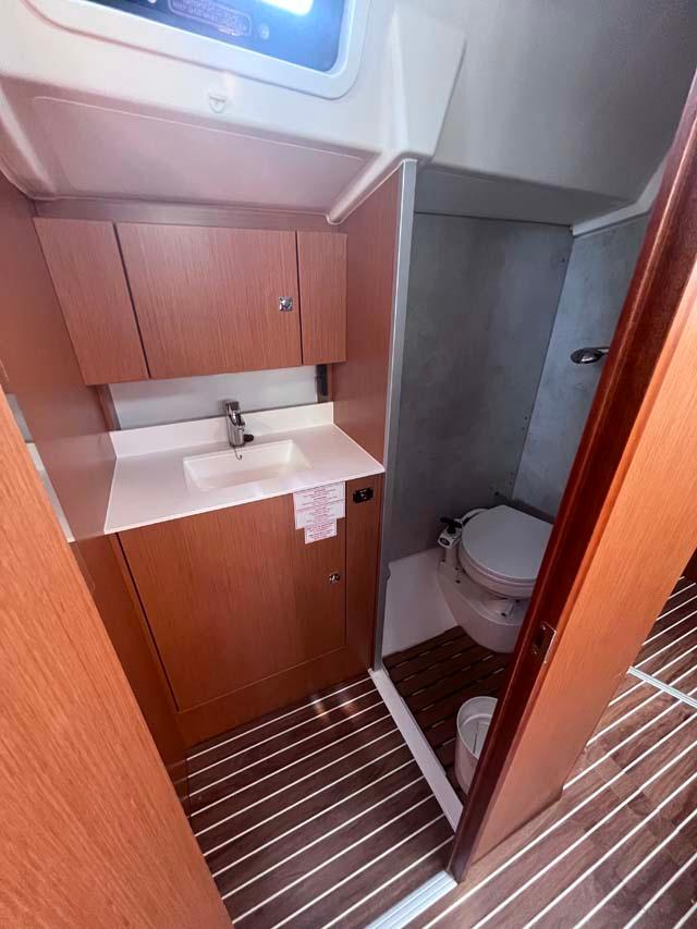 Bavaria C38, picture 14