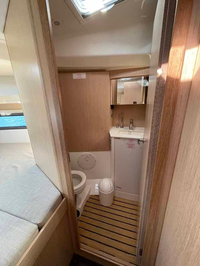 Bavaria C38, picture 17