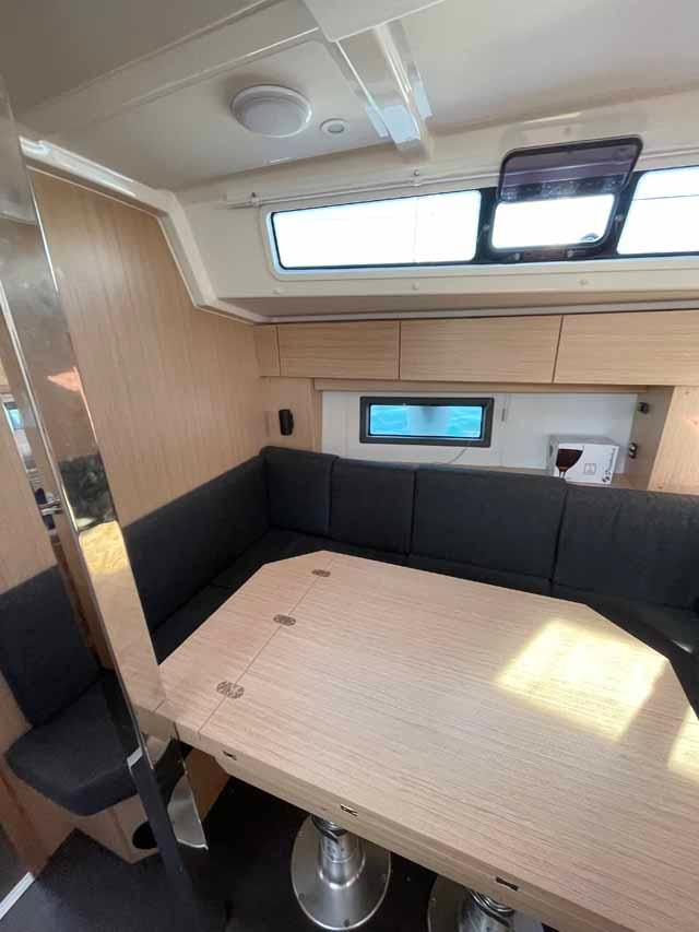 Bavaria C38, picture 11