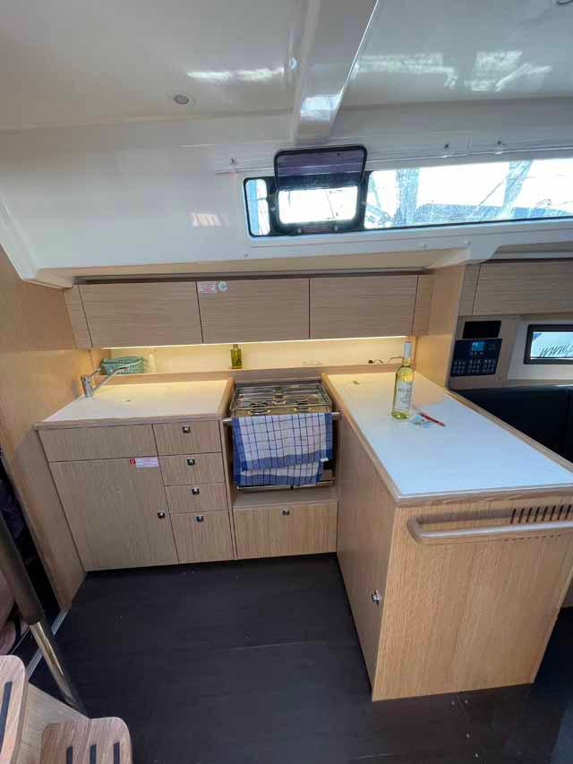 Bavaria C38, picture 13