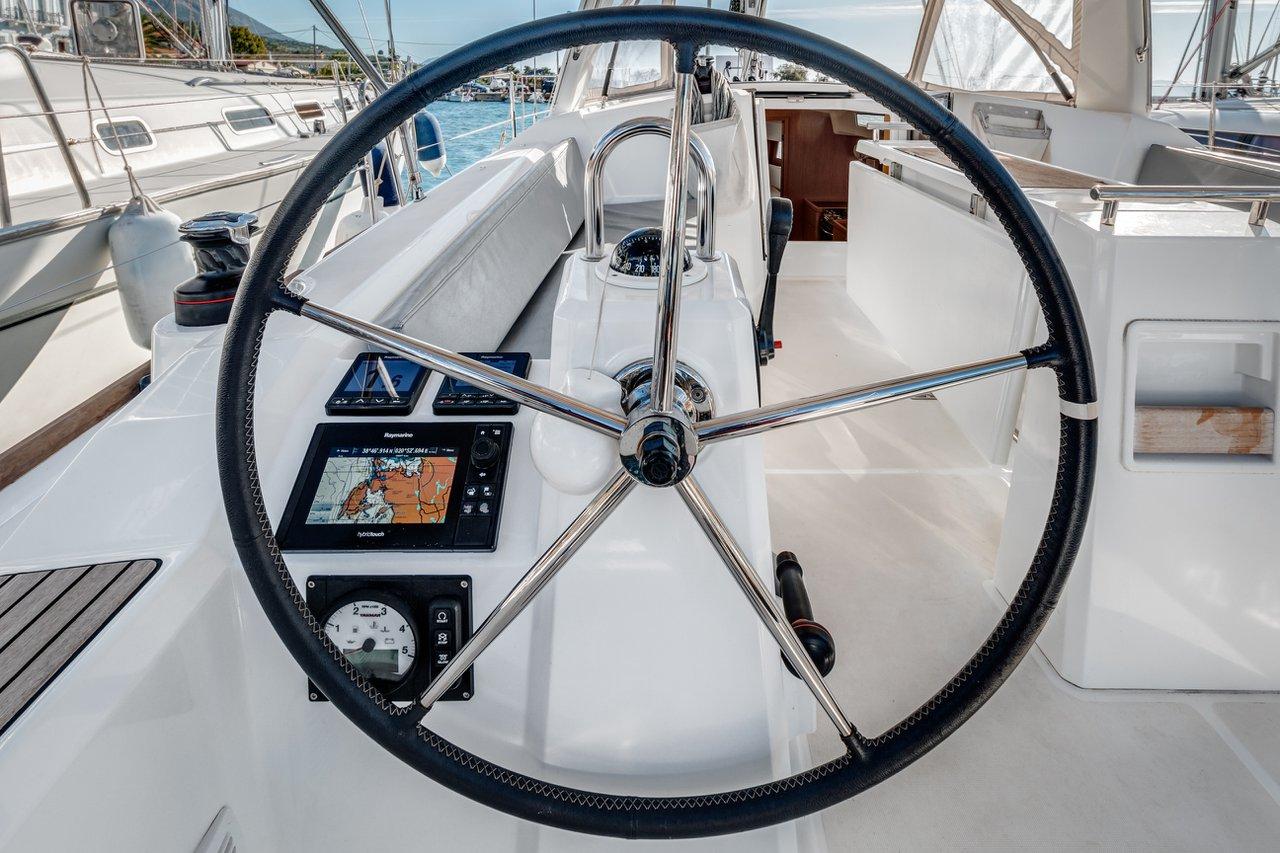 Oceanis 38.1, picture 3