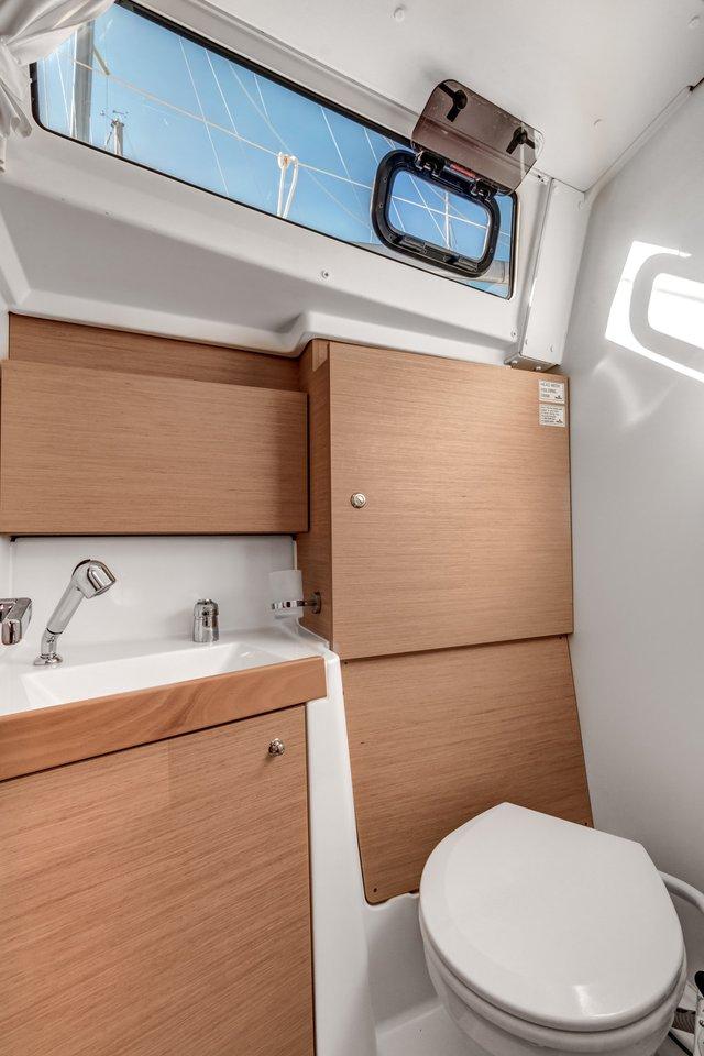 Oceanis 38.1, picture 8