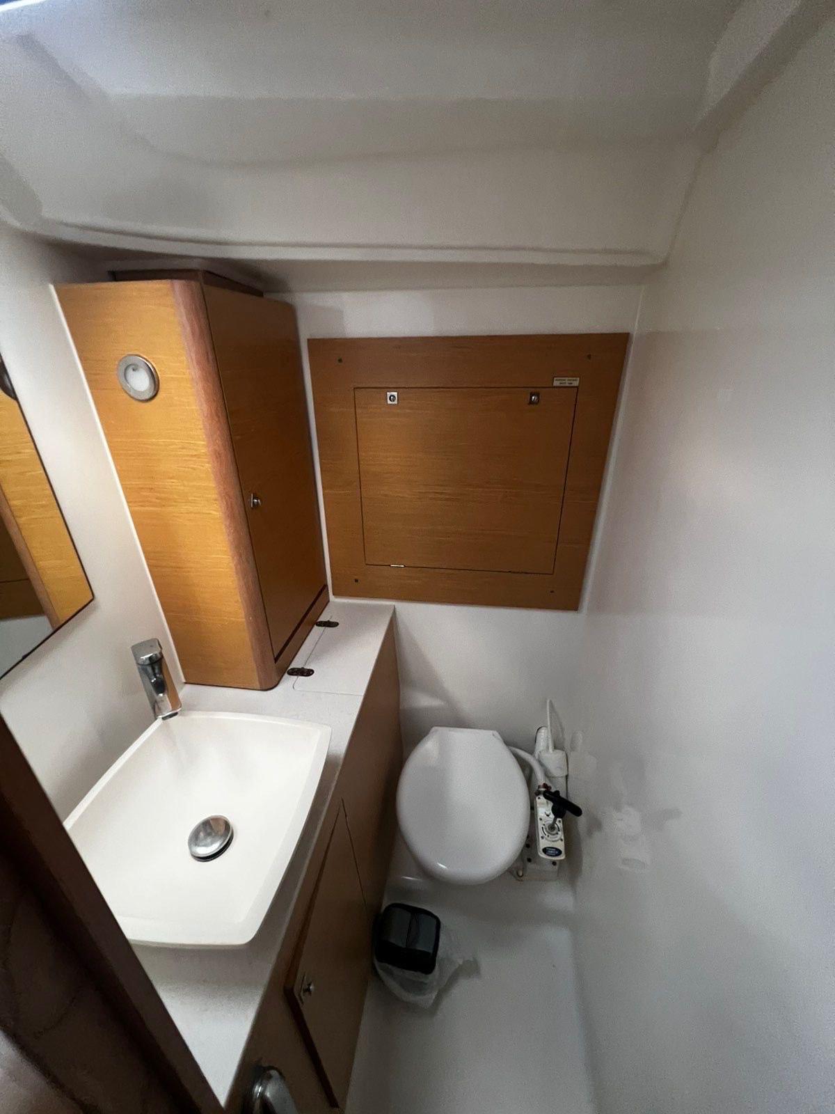 Dufour 390 GL, picture 3