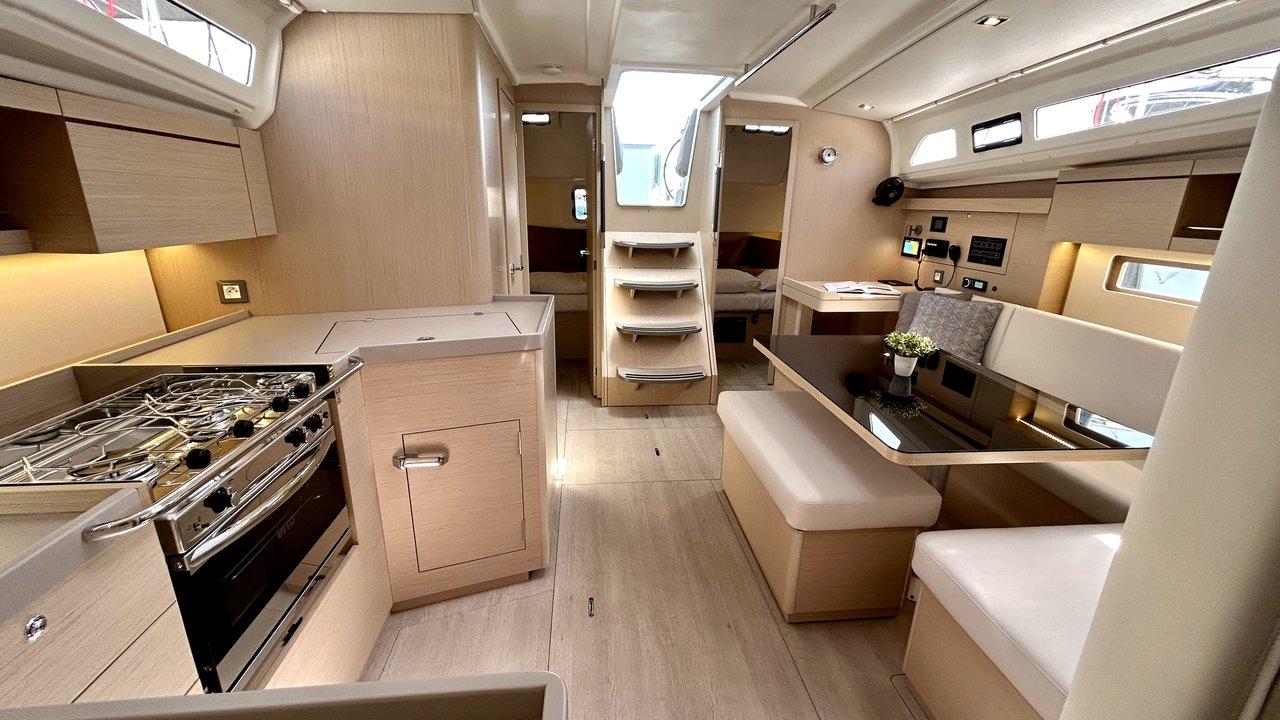 Oceanis 40.1, picture 9