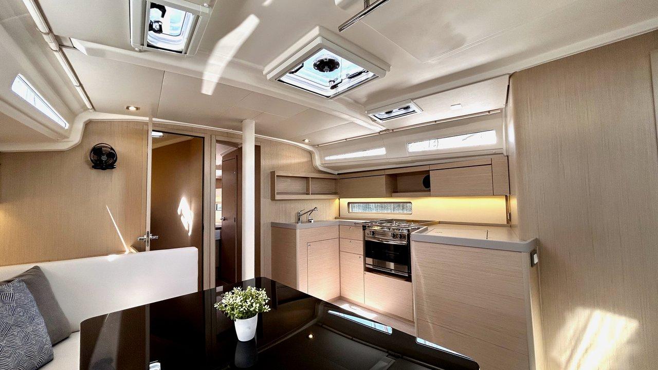 Oceanis 40.1, picture 11