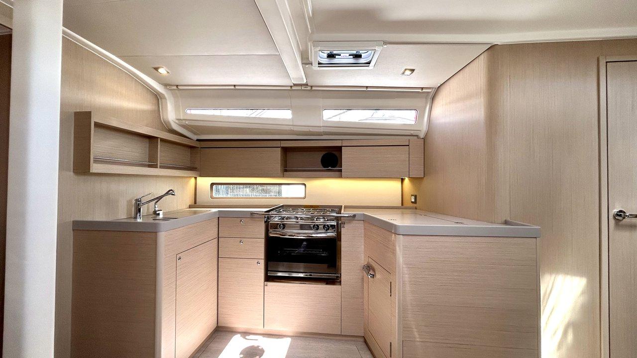 Oceanis 40.1, picture 12