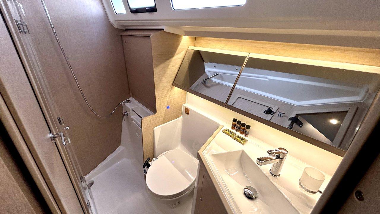 Oceanis 40.1, picture 18