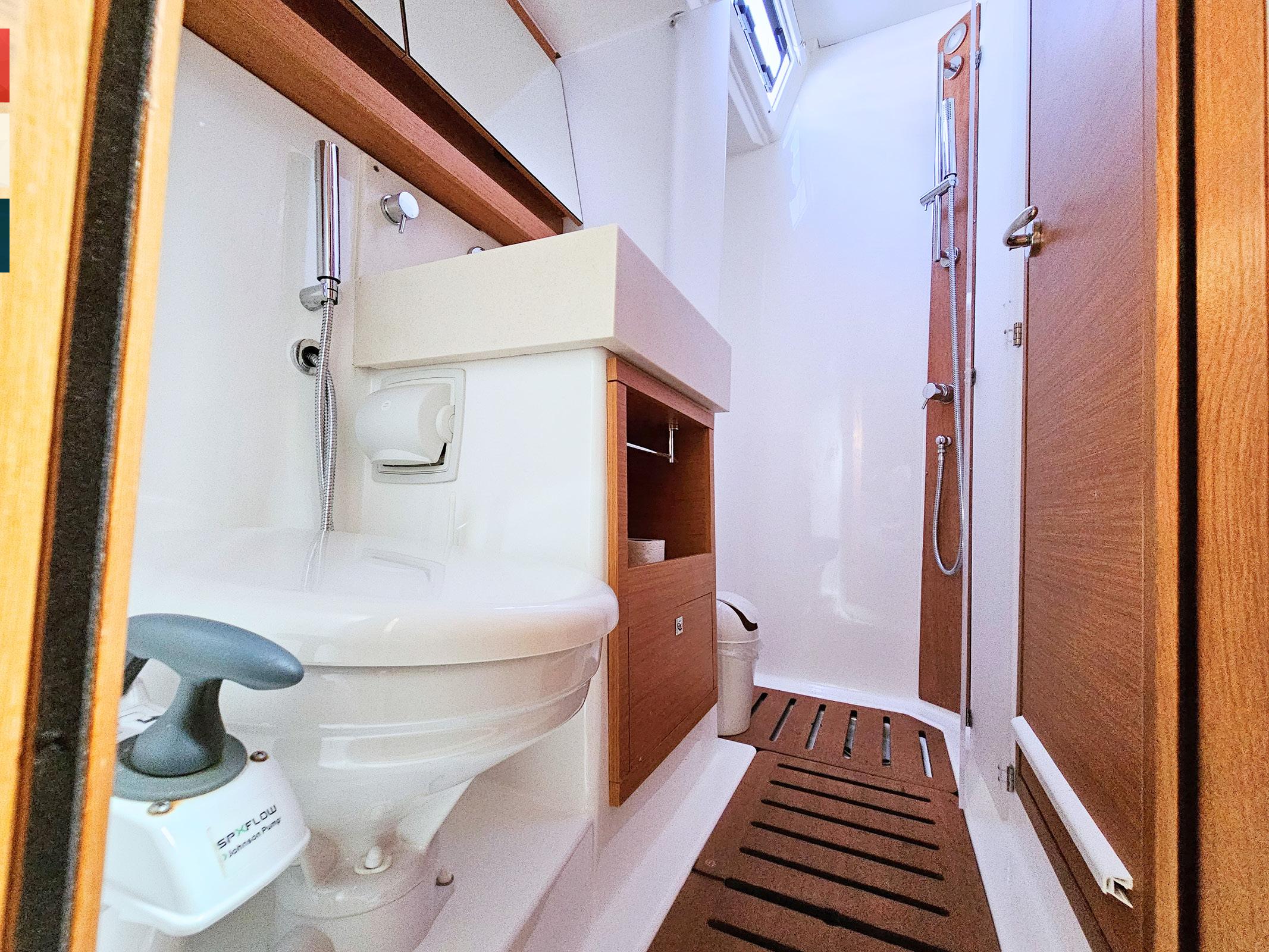 Dufour 530 - 5 + 1 cab., picture 60