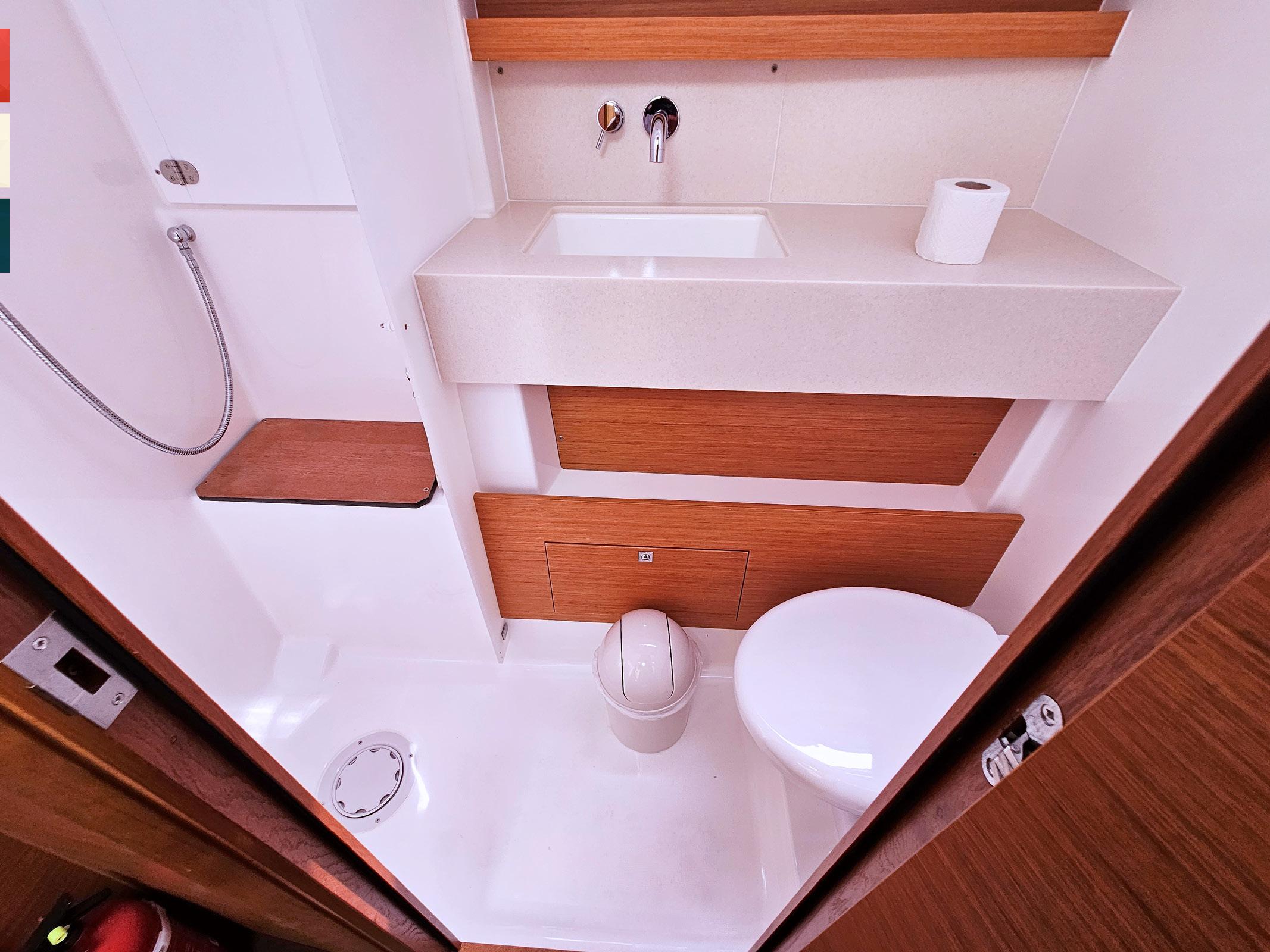 Dufour 470 - 4 cab., picture 37