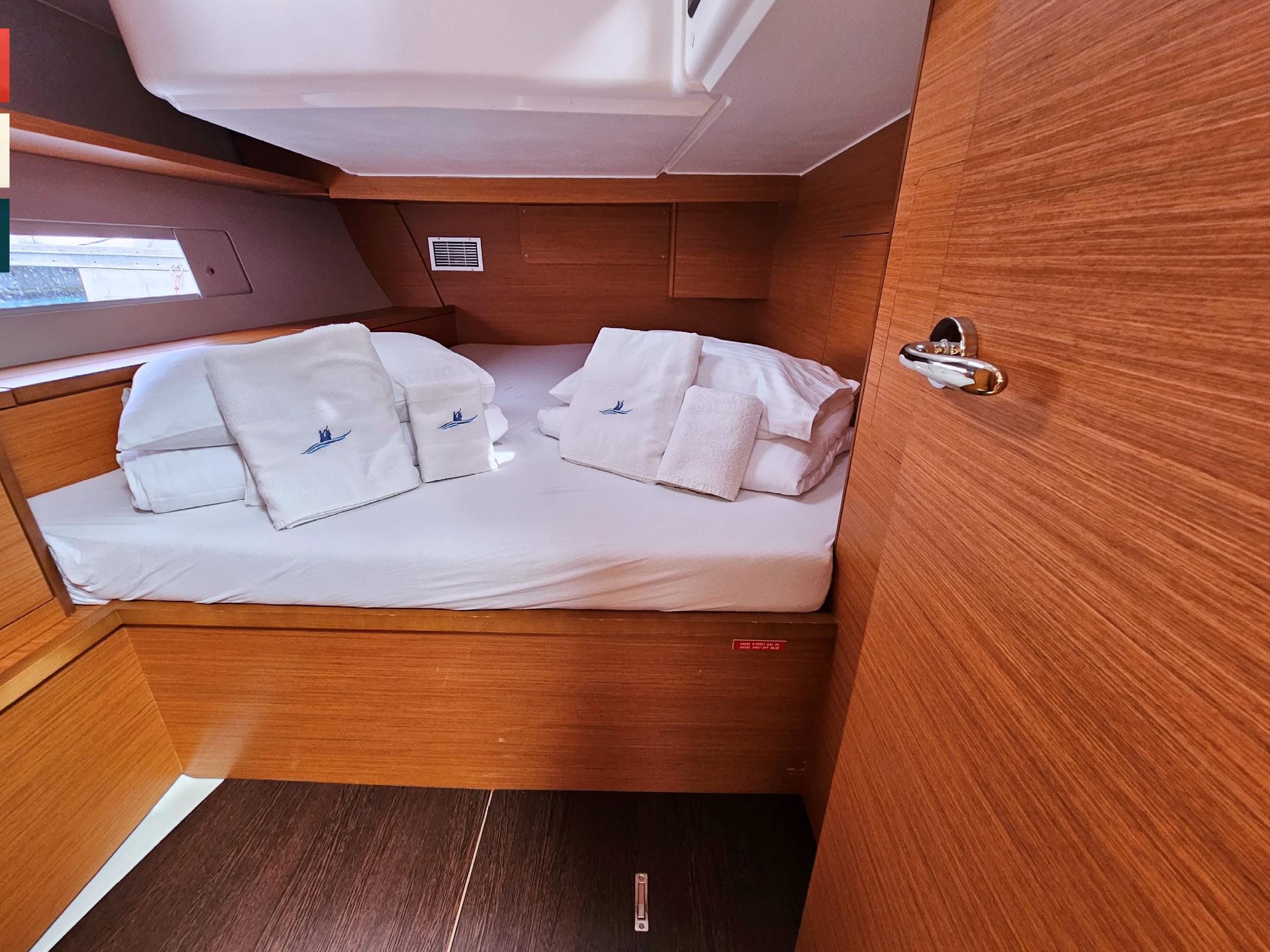 Dufour 470 - 4 cab., picture 46