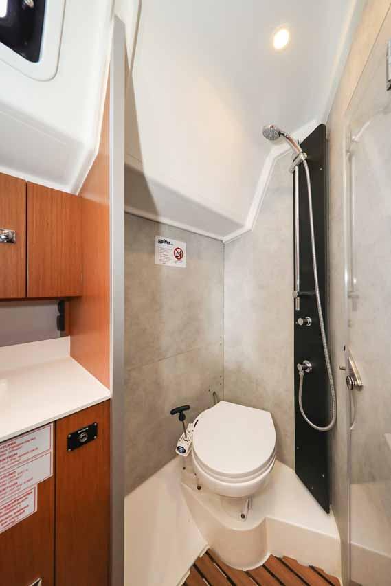 Bavaria C42, picture 28