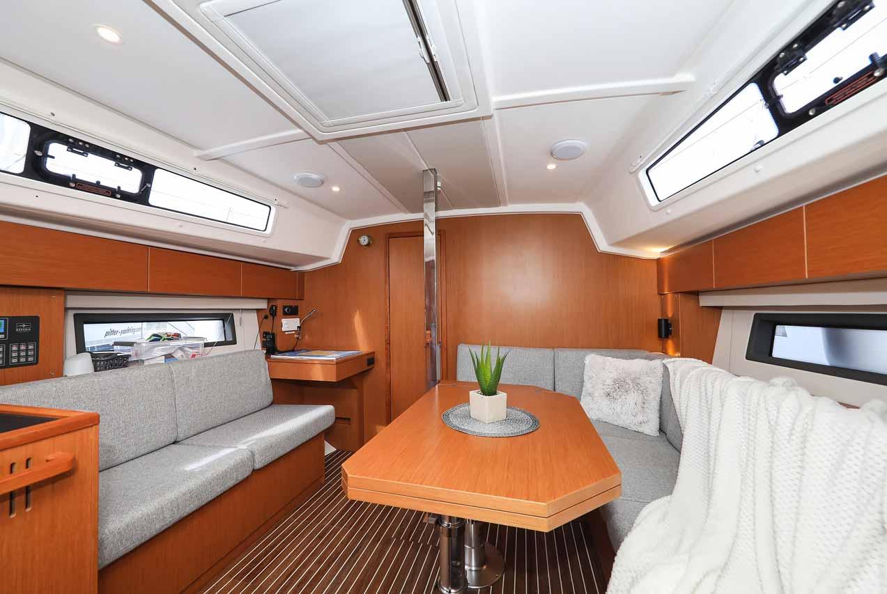 Bavaria C42, picture 10