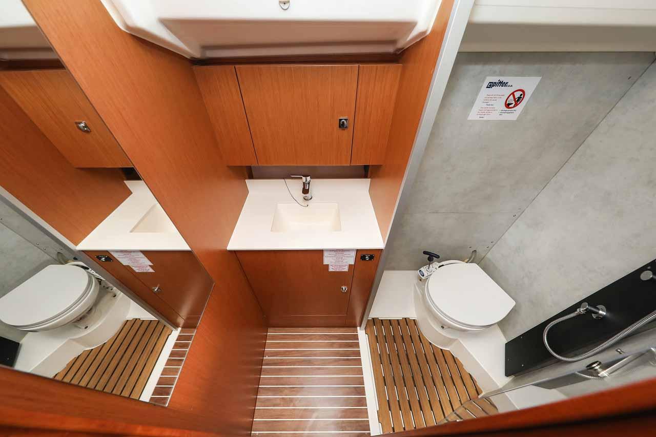 Bavaria C42, picture 27