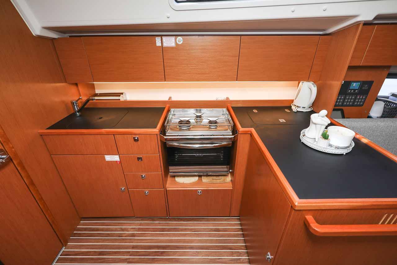 Bavaria C42, picture 15