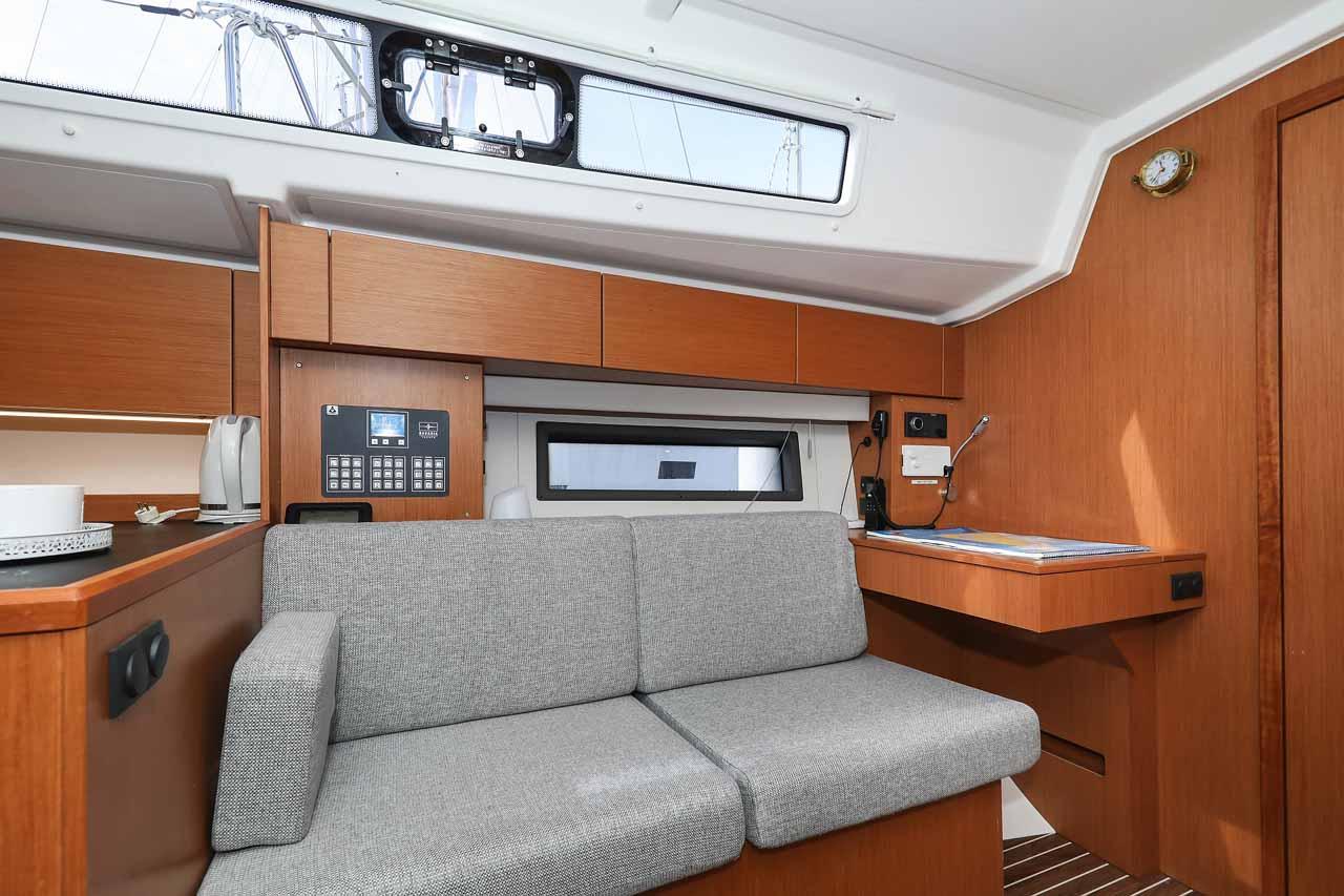 Bavaria C42, picture 14