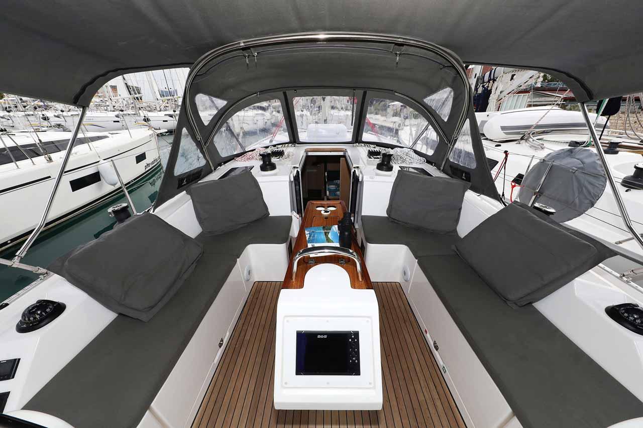 Bavaria C42, picture 9