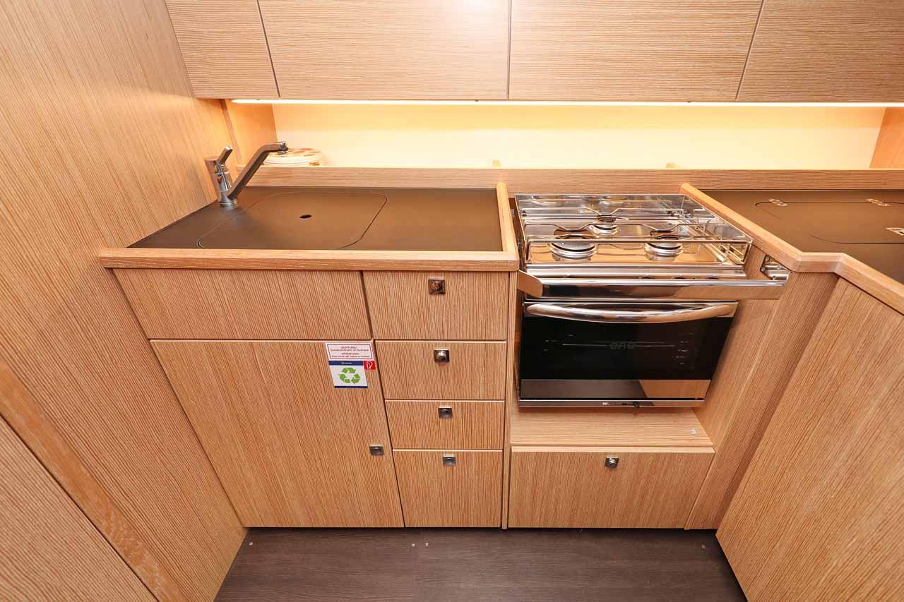 Bavaria C42, picture 16