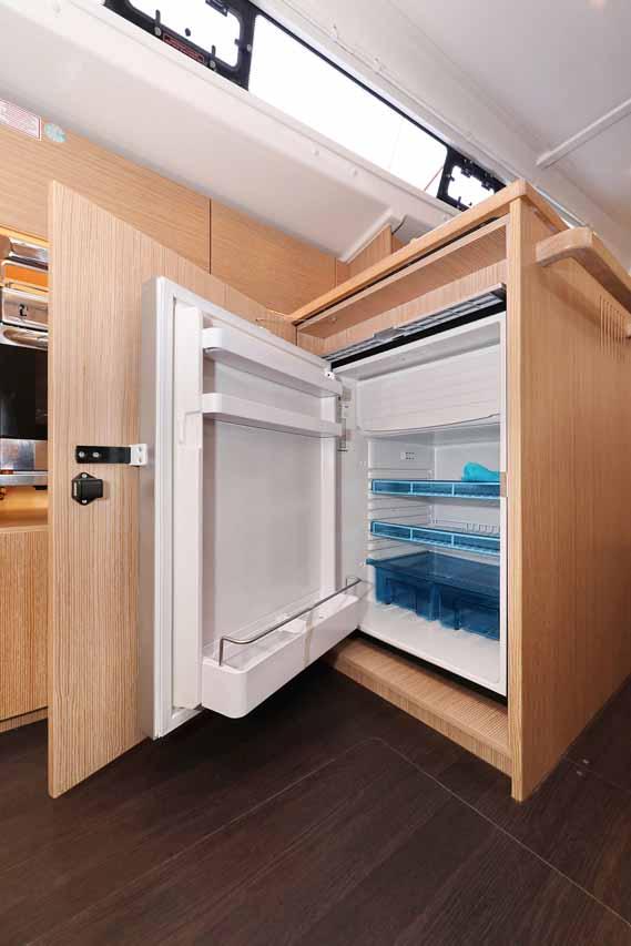 Bavaria C42, picture 17