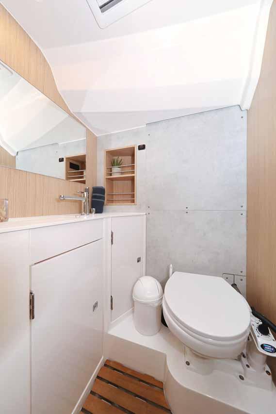 Bavaria C42, picture 27