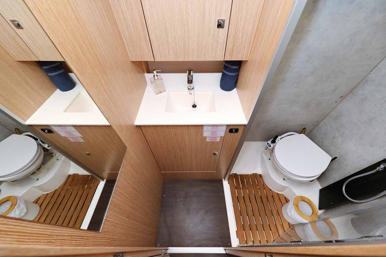 Bavaria C42, picture 24