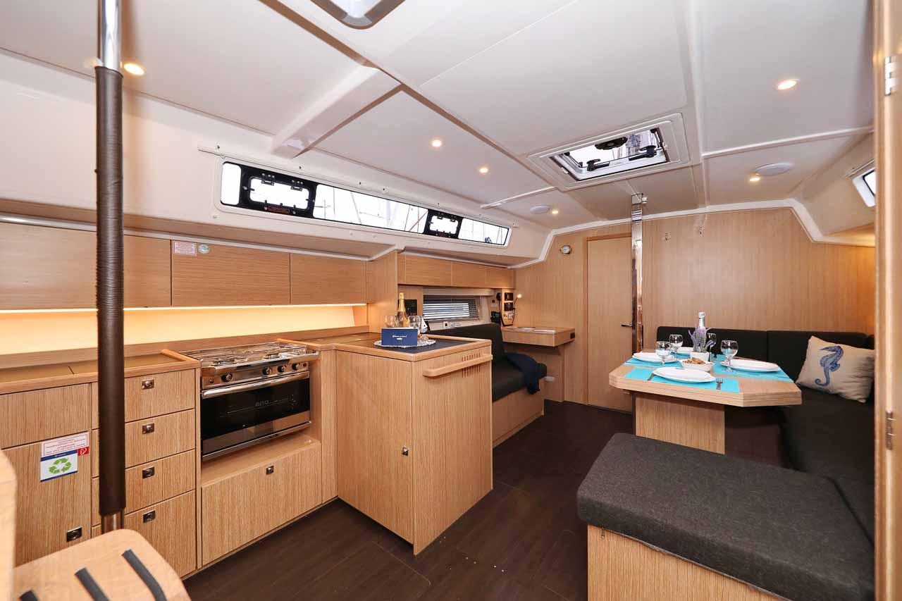 Bavaria C42, picture 10