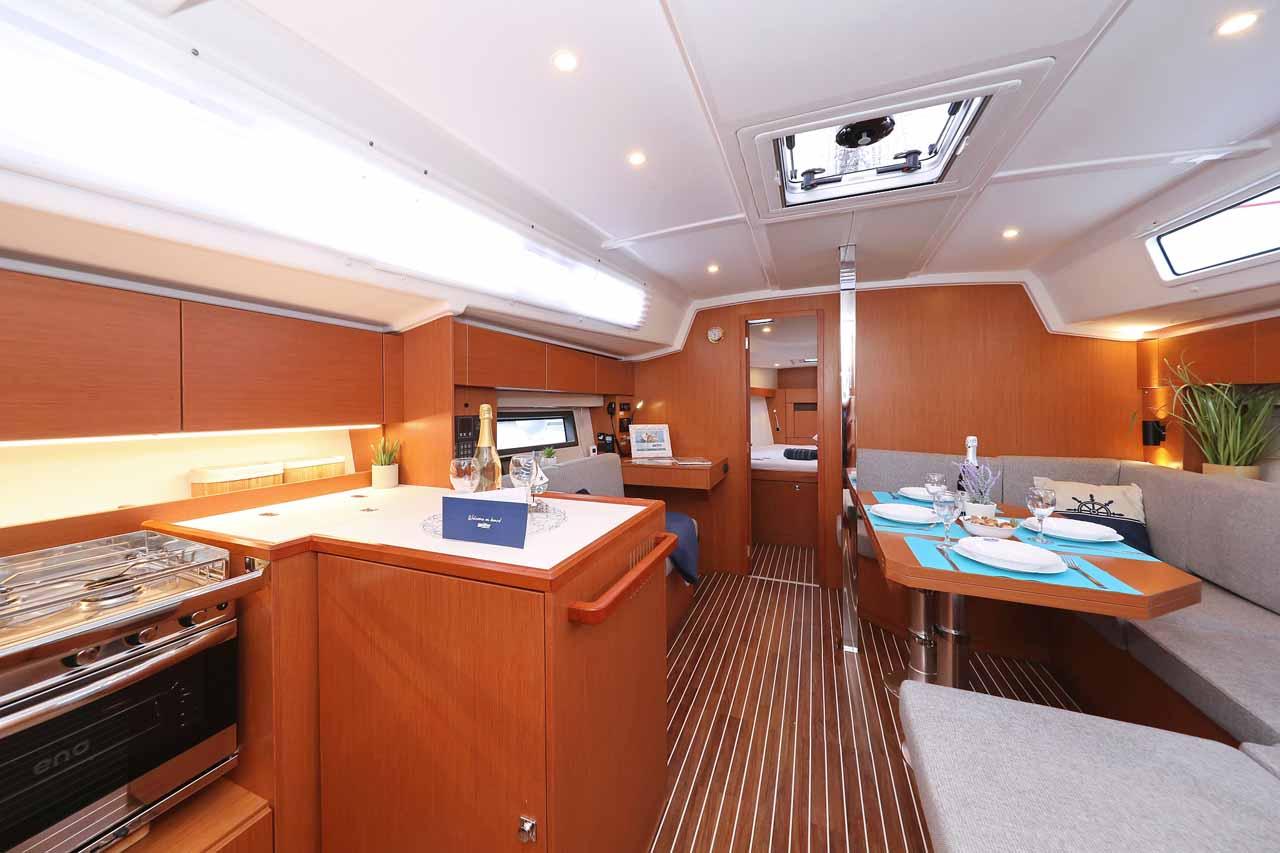 Bavaria C42, picture 9