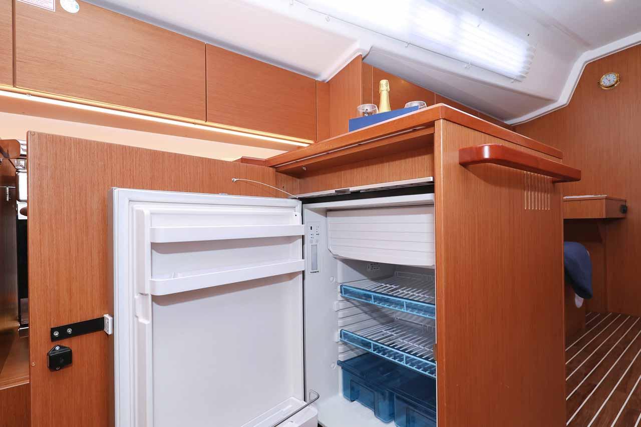 Bavaria C42, picture 17