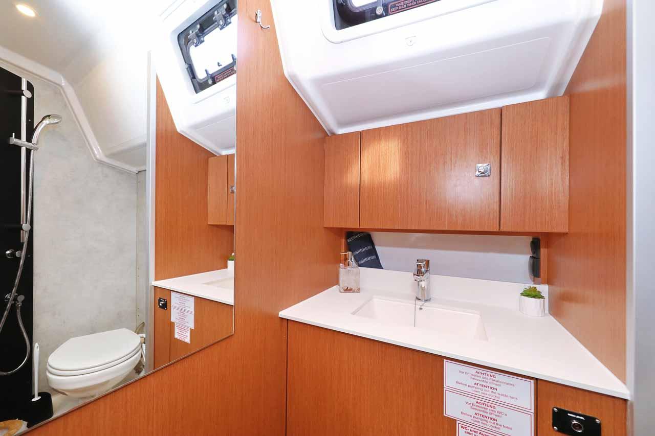 Bavaria C42, picture 25