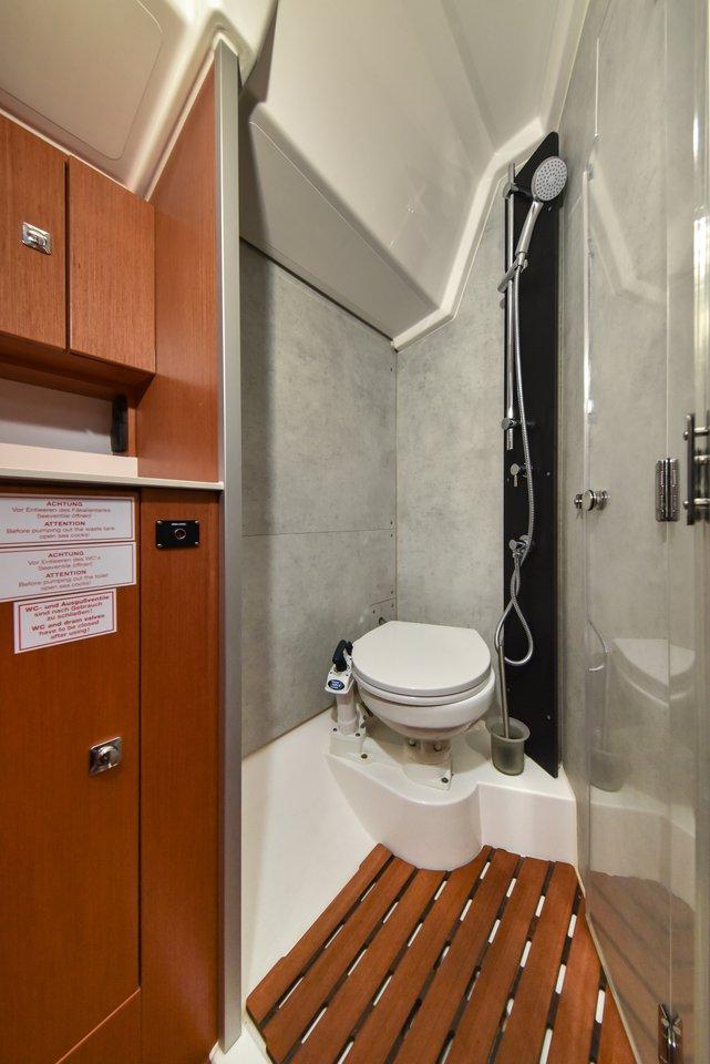 Bavaria C38, picture 26