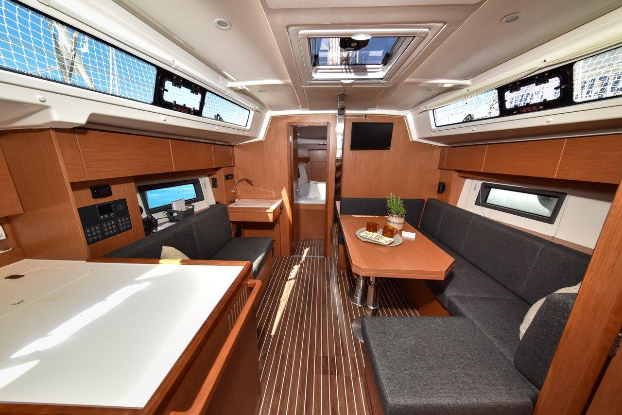 Bavaria C38, picture 17