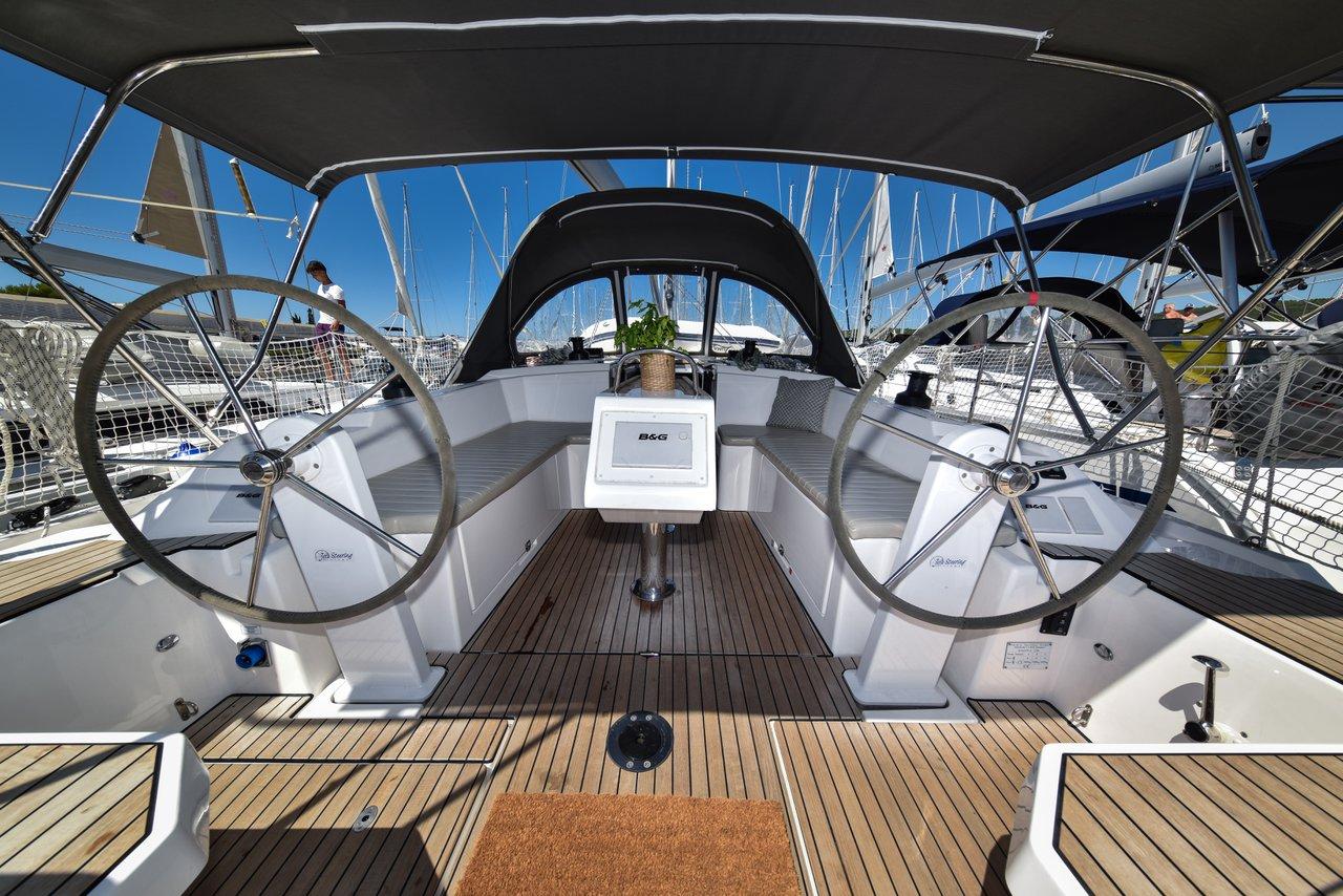 Bavaria C38, picture 8