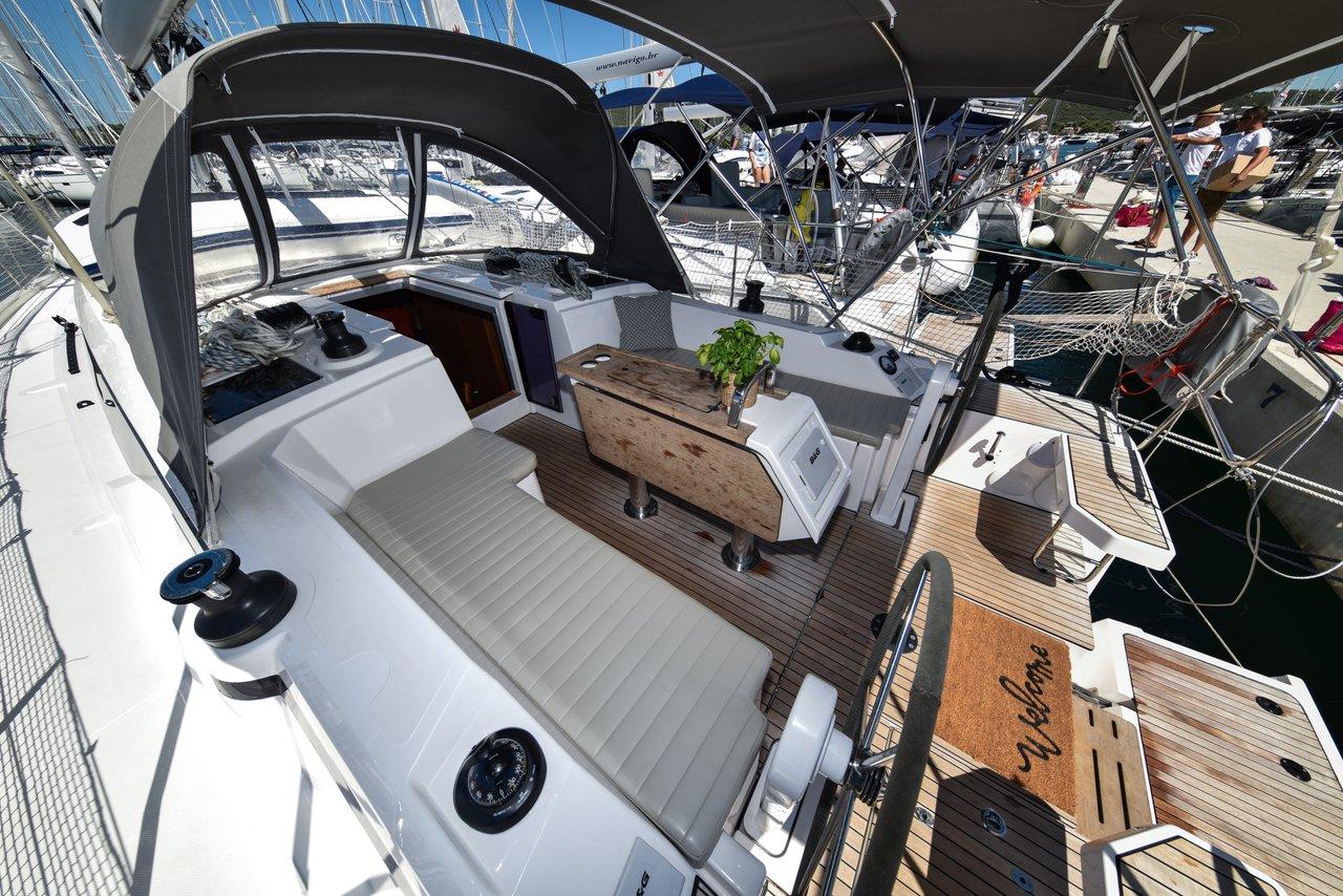 Bavaria C38, picture 10