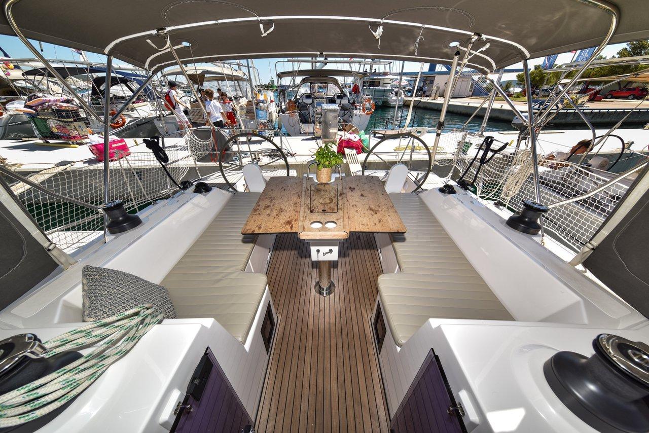 Bavaria C38, picture 12