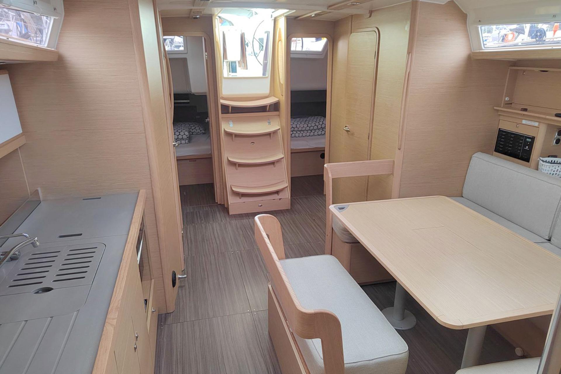 Dufour 430, picture 6