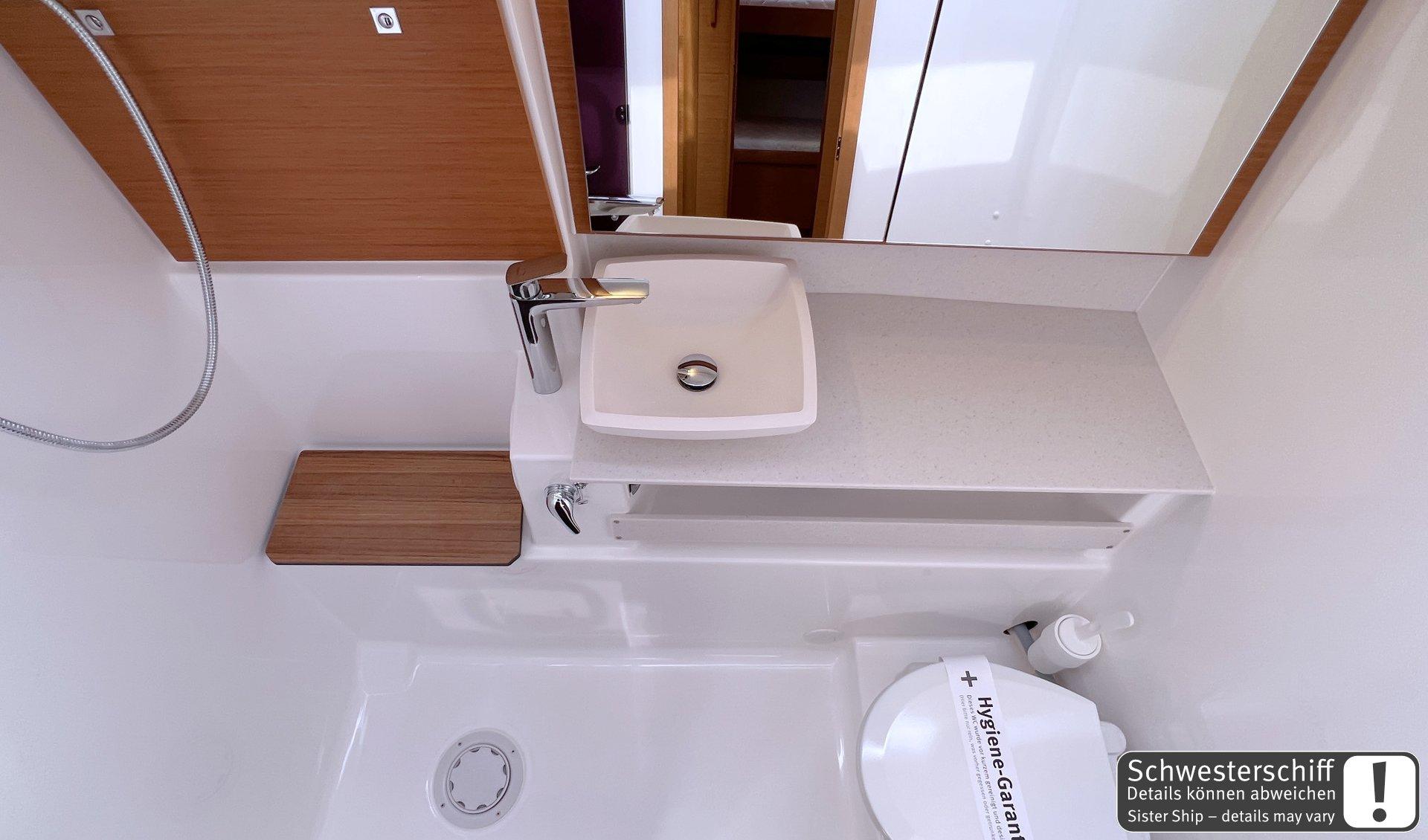 Dufour 430, picture 13